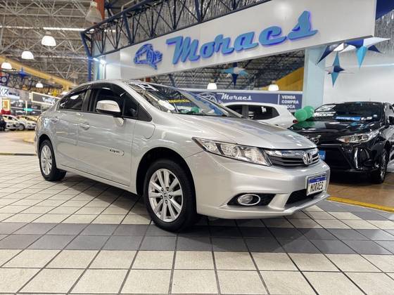 HONDA CIVIC 1.8 LXS 16V FLEX 4P AUTOMÁTICO HONDA CIVIC 1.8 LXS 16V FLEX 4P AUTOMÁTICO